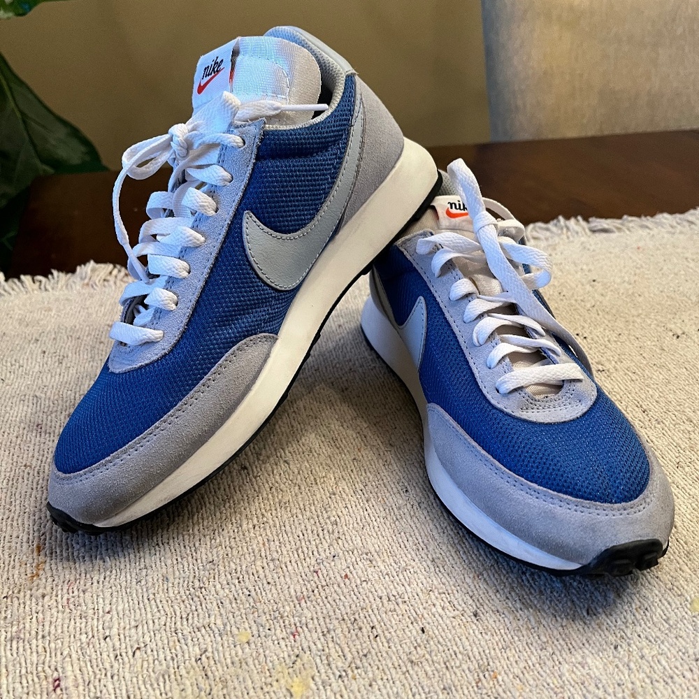 Nike Retro Runner Blue Gray Suede Sneakers women's Size 8